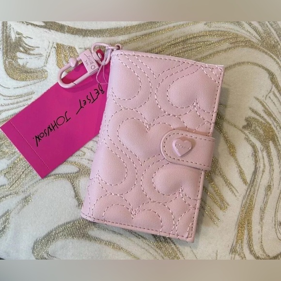 Band new with tag blush pink Betsy Johnson card wallet - Picture 1 of 5